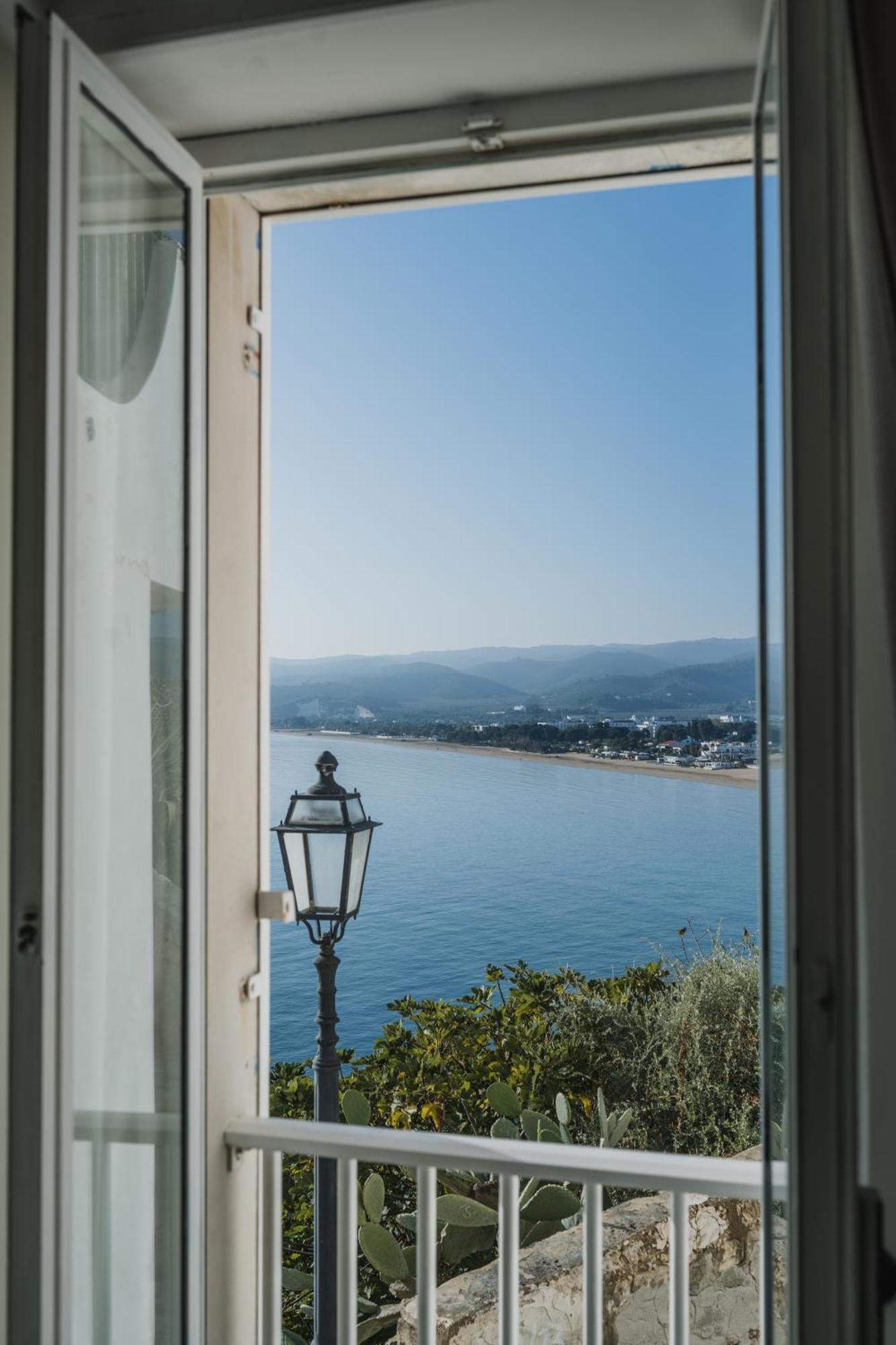Casa Tua - Sea View Onda Apartment Vieste Bagian luar foto